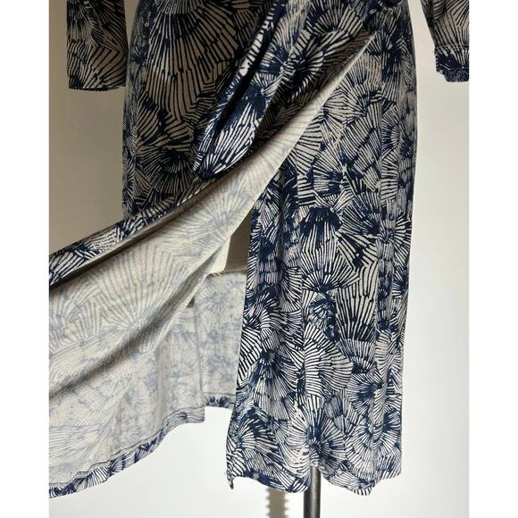 BANANA REPUBLIC Blue Print V-Neck 3/4 Sleeve Belted Rayon Blend Dress Womens S - Picture 4 of 8